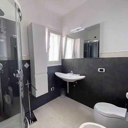 Trilocale Deluxe Fronte Spiaggia Apartment