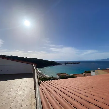 Trilocale Deluxe Fronte Spiaggia Apartment *