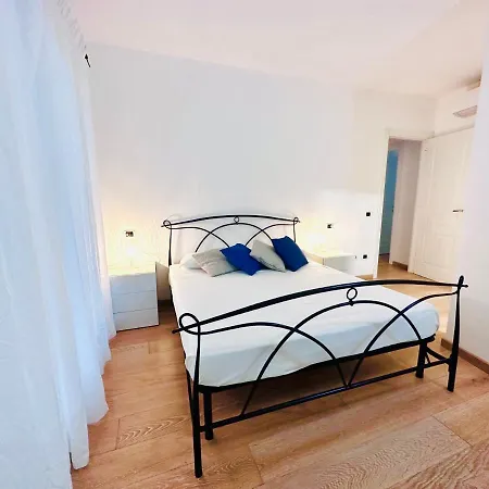 Trilocale Deluxe Fronte Spiaggia Apartment