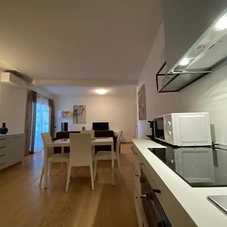 Apartment Trilocale Deluxe Fronte Spiaggia *