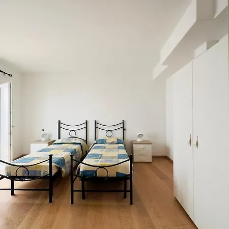 Trilocale Deluxe Fronte Spiaggia