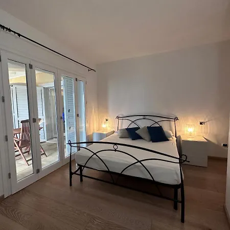 Apartment Trilocale Deluxe Fronte Spiaggia *