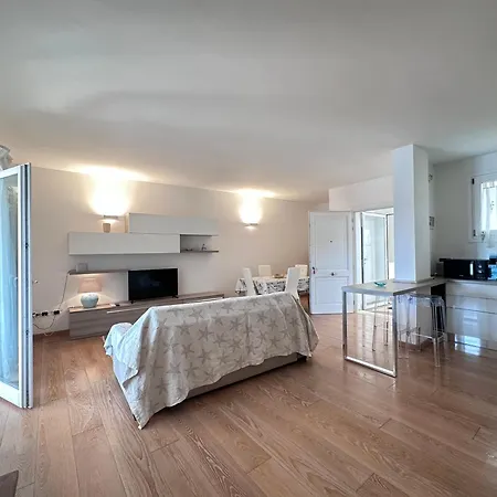 Trilocale Deluxe Fronte Spiaggia Appartement *